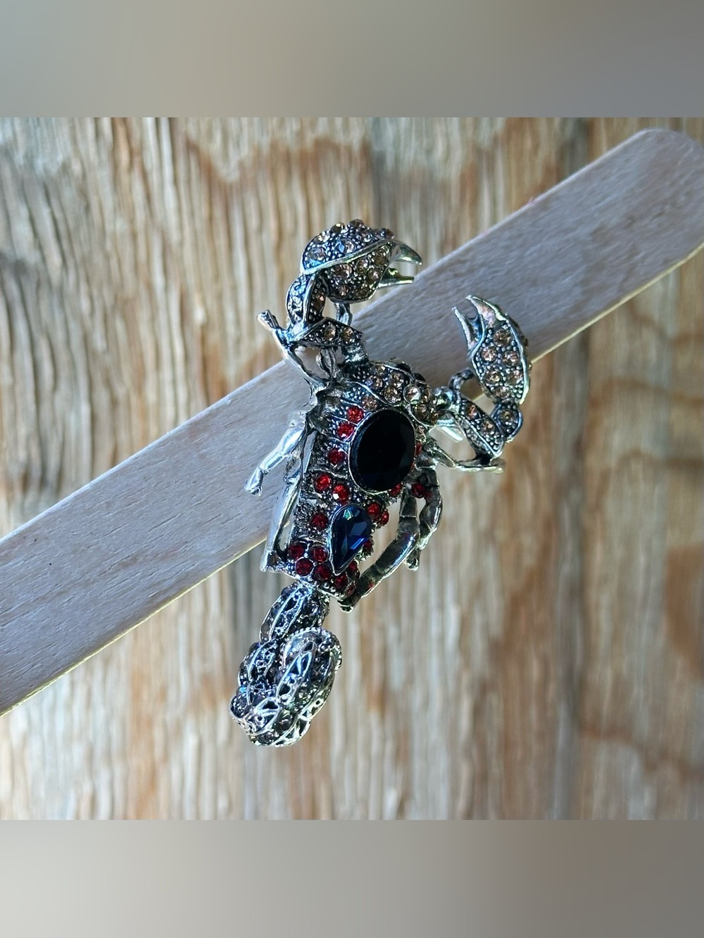 NWOT Scorpion Rhinestone Brooch - Picture 5 of 9